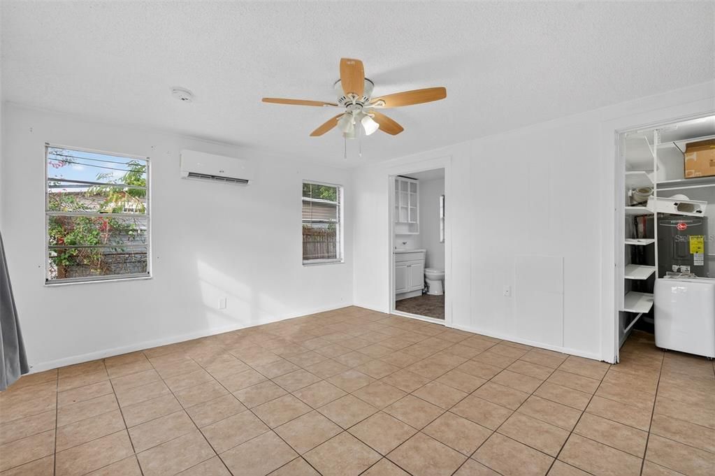 В аренду: $1,250 (1 спален, 1 ванн, 650 Квадратных фут)