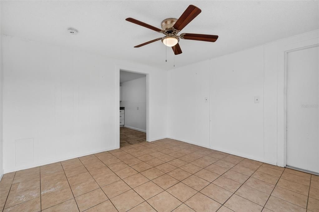 В аренду: $1,250 (1 спален, 1 ванн, 650 Квадратных фут)