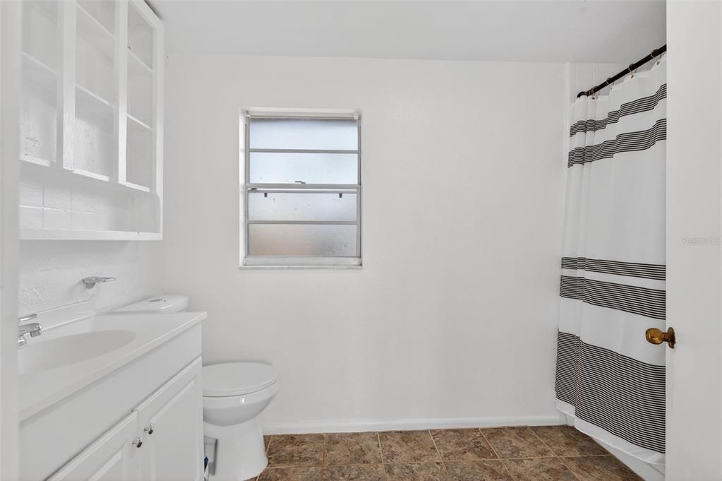 В аренду: $1,250 (1 спален, 1 ванн, 650 Квадратных фут)