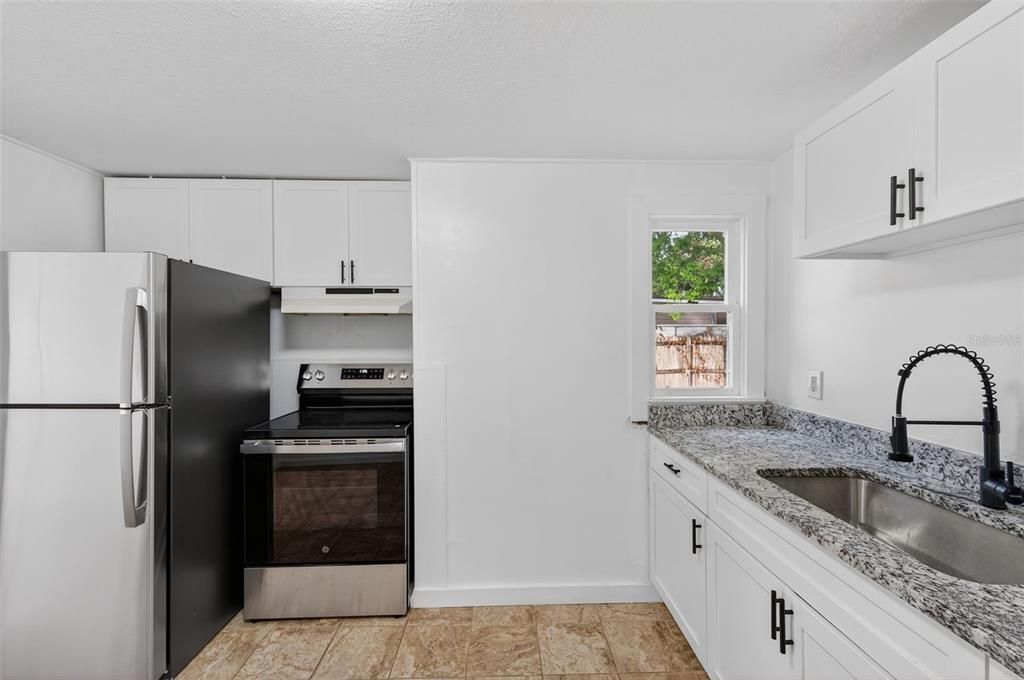 В аренду: $1,250 (1 спален, 1 ванн, 650 Квадратных фут)