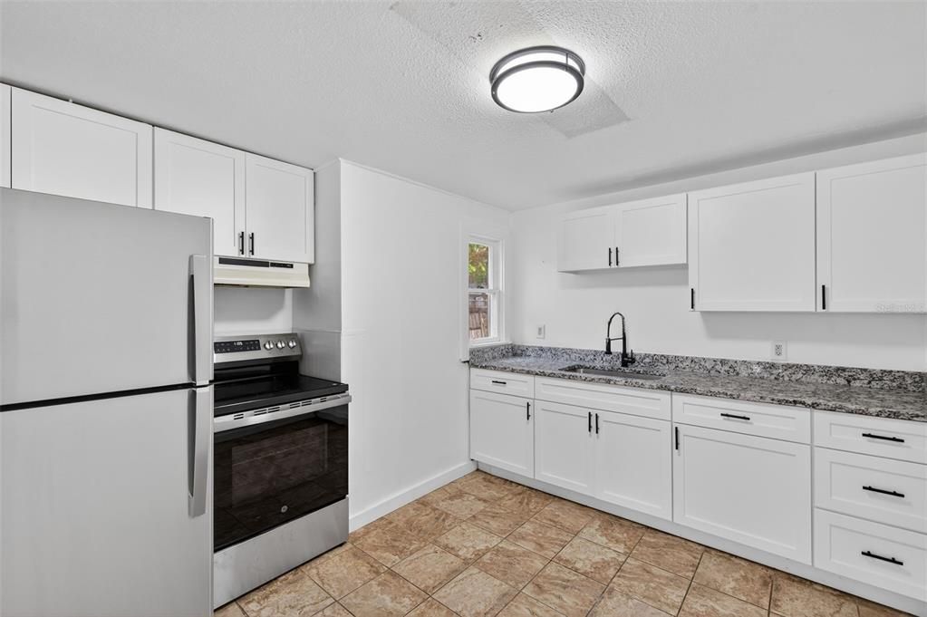 В аренду: $1,250 (1 спален, 1 ванн, 650 Квадратных фут)