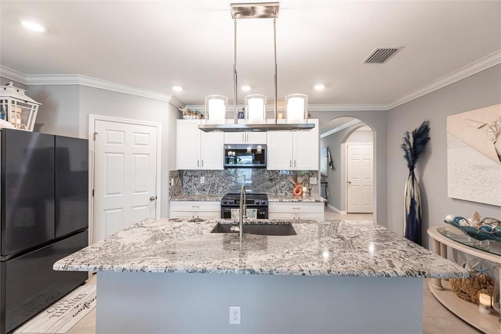 Activo con contrato: $440,000 (4 camas, 2 baños, 1828 Pies cuadrados)