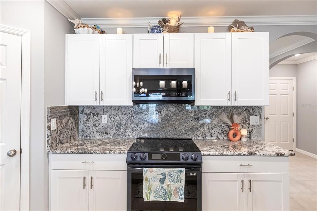 Activo con contrato: $440,000 (4 camas, 2 baños, 1828 Pies cuadrados)