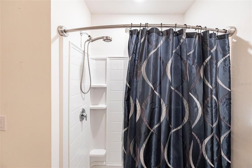 Activo con contrato: $440,000 (4 camas, 2 baños, 1828 Pies cuadrados)