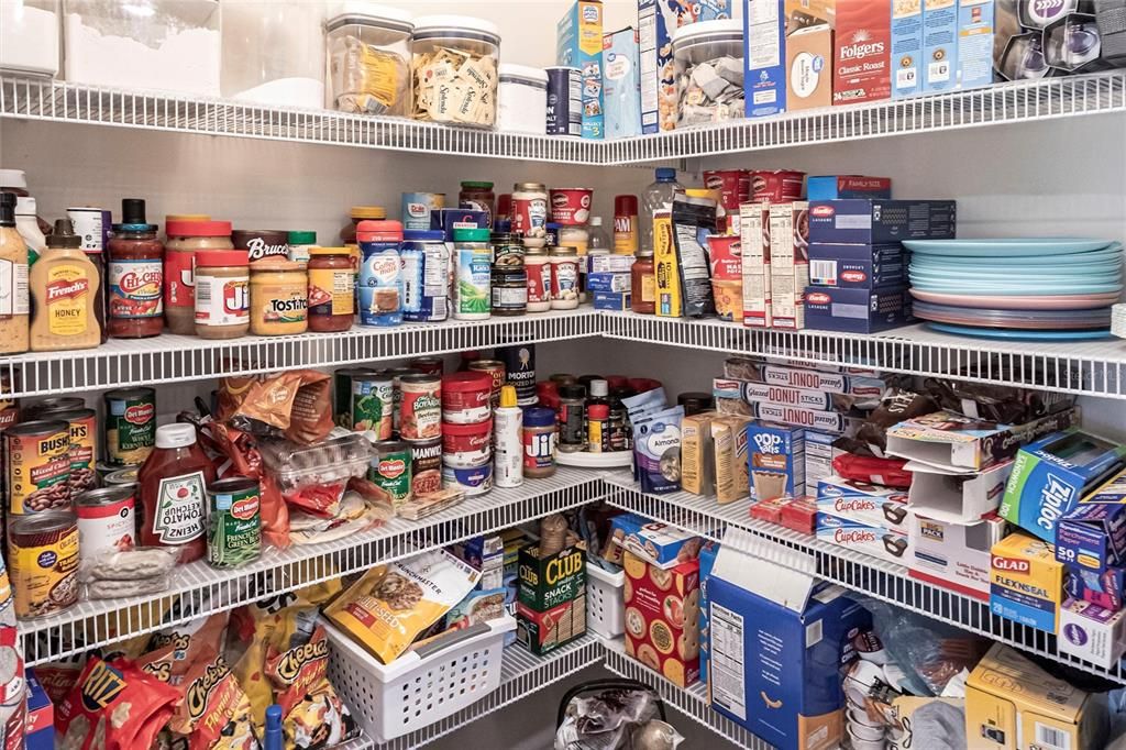 Activo con contrato: $440,000 (4 camas, 2 baños, 1828 Pies cuadrados)