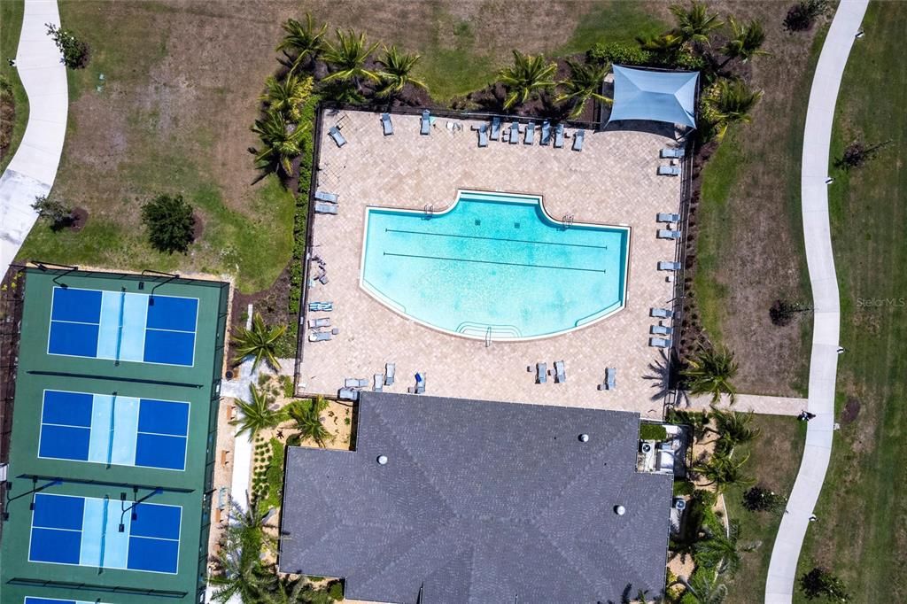 Activo con contrato: $440,000 (4 camas, 2 baños, 1828 Pies cuadrados)