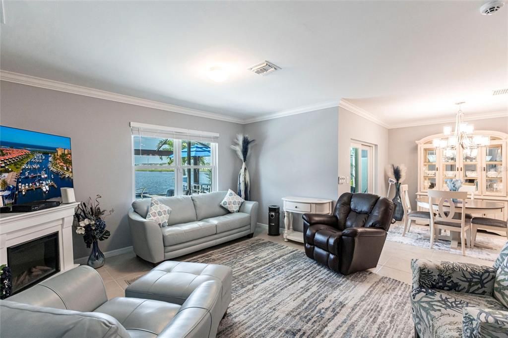 Activo con contrato: $440,000 (4 camas, 2 baños, 1828 Pies cuadrados)