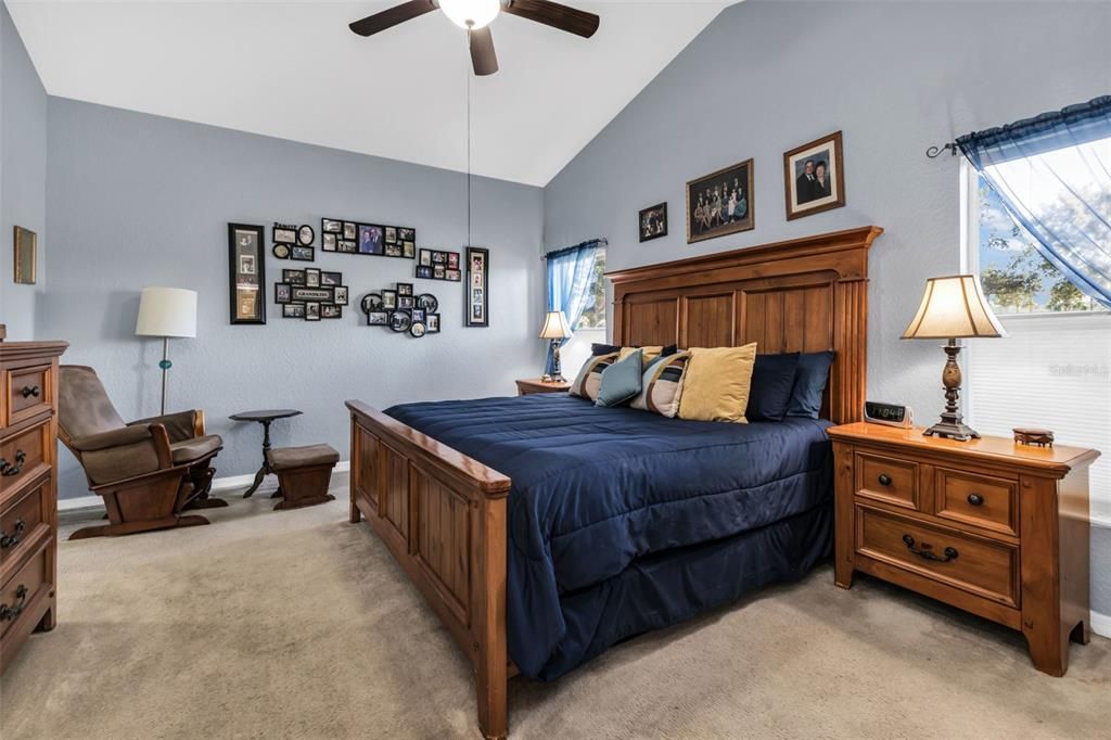 For Sale: $399,000 (2 beds, 2 baths, 1863 Square Feet)