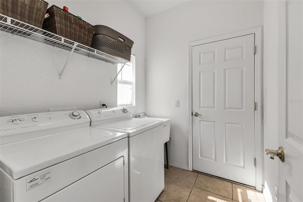 For Sale: $399,000 (2 beds, 2 baths, 1863 Square Feet)