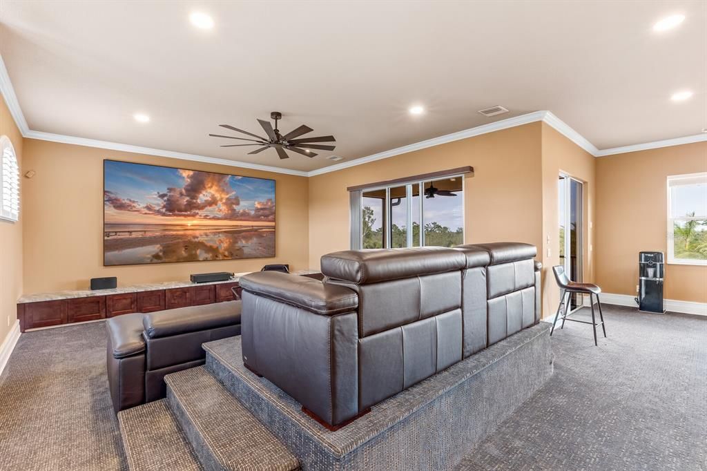 For Sale: $2,300,000 (5 beds, 4 baths, 4915 Square Feet)