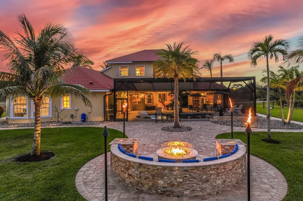 For Sale: $2,300,000 (5 beds, 4 baths, 4915 Square Feet)