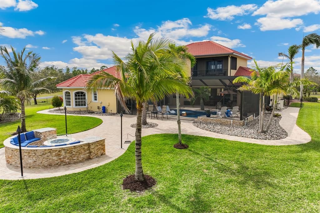 For Sale: $2,300,000 (5 beds, 4 baths, 4915 Square Feet)