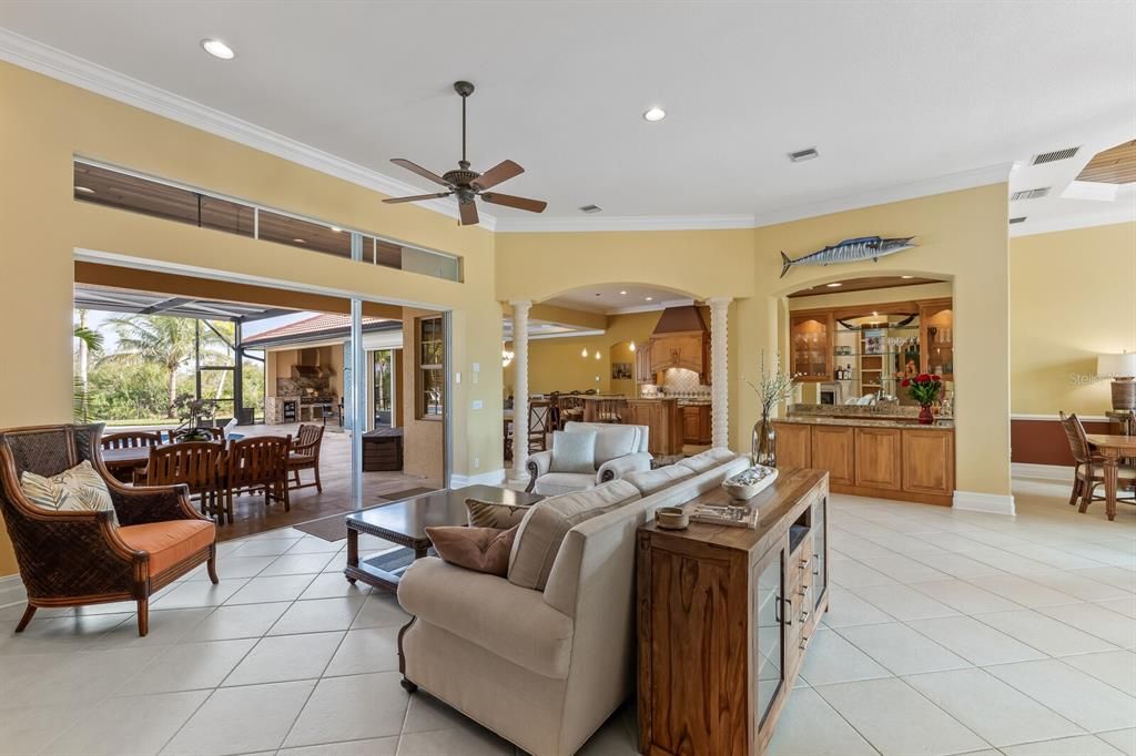 For Sale: $2,300,000 (5 beds, 4 baths, 4915 Square Feet)