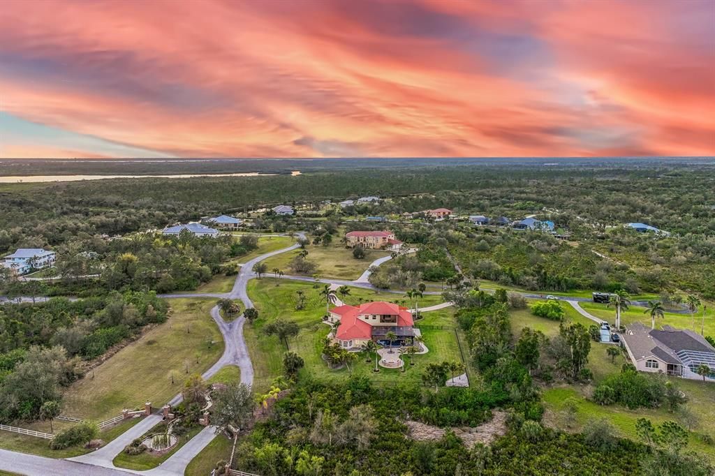 For Sale: $2,300,000 (5 beds, 4 baths, 4915 Square Feet)