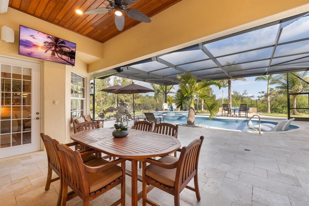 For Sale: $2,300,000 (5 beds, 4 baths, 4915 Square Feet)