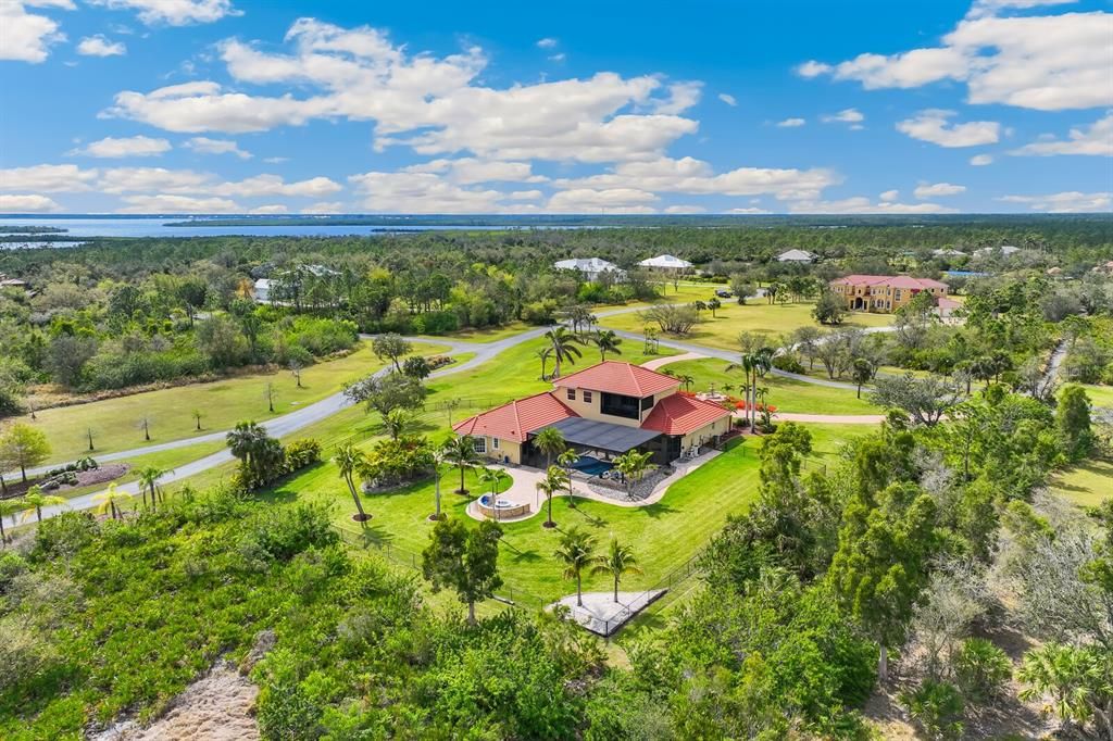 For Sale: $2,300,000 (5 beds, 4 baths, 4915 Square Feet)