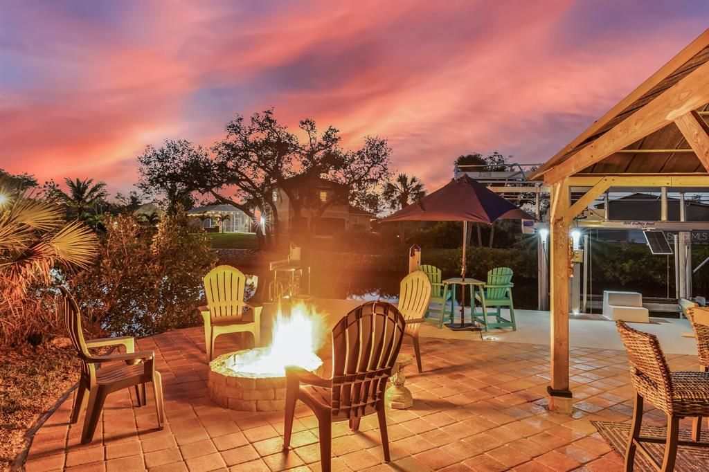 For Sale: $2,300,000 (5 beds, 4 baths, 4915 Square Feet)