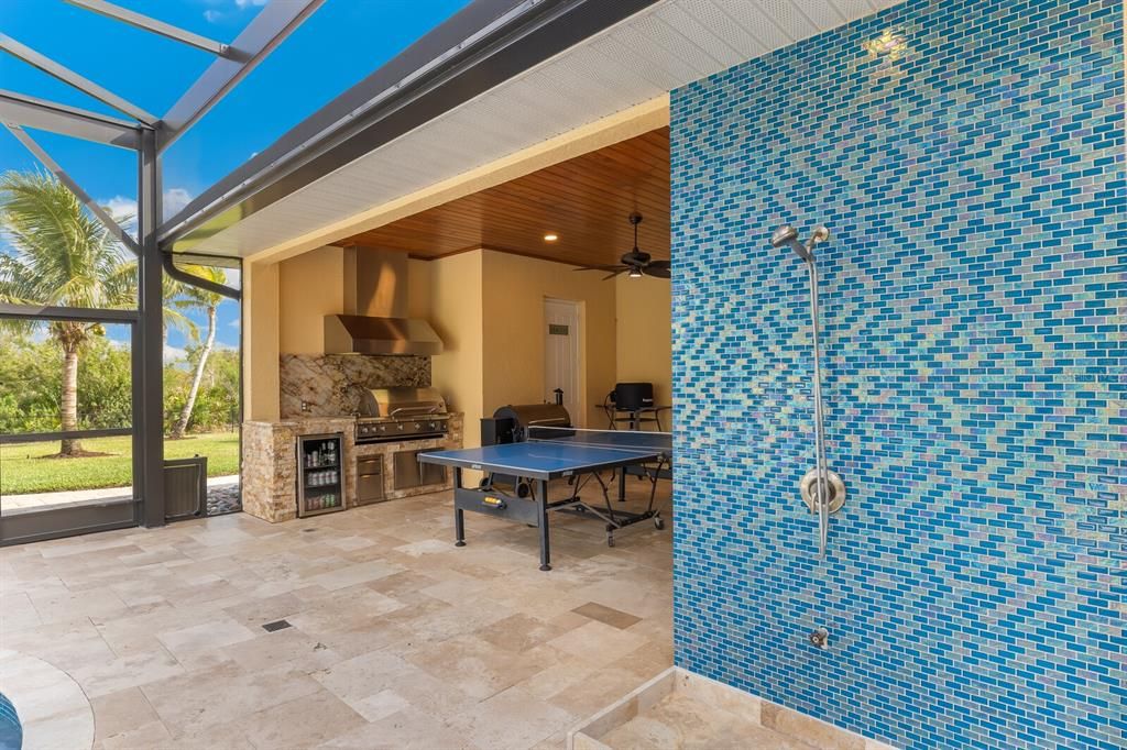 For Sale: $2,300,000 (5 beds, 4 baths, 4915 Square Feet)