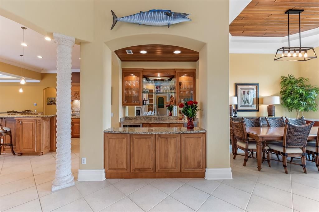 For Sale: $2,300,000 (5 beds, 4 baths, 4915 Square Feet)