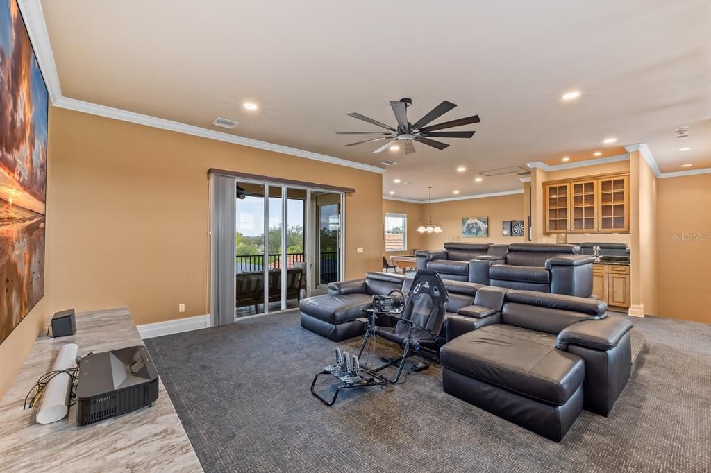 For Sale: $2,300,000 (5 beds, 4 baths, 4915 Square Feet)