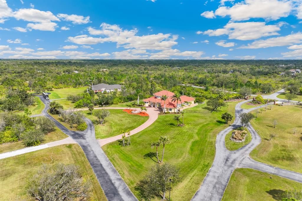 For Sale: $2,300,000 (5 beds, 4 baths, 4915 Square Feet)