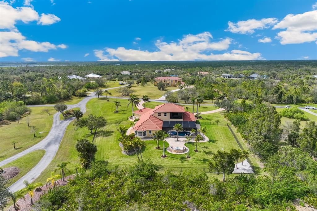 For Sale: $2,300,000 (5 beds, 4 baths, 4915 Square Feet)