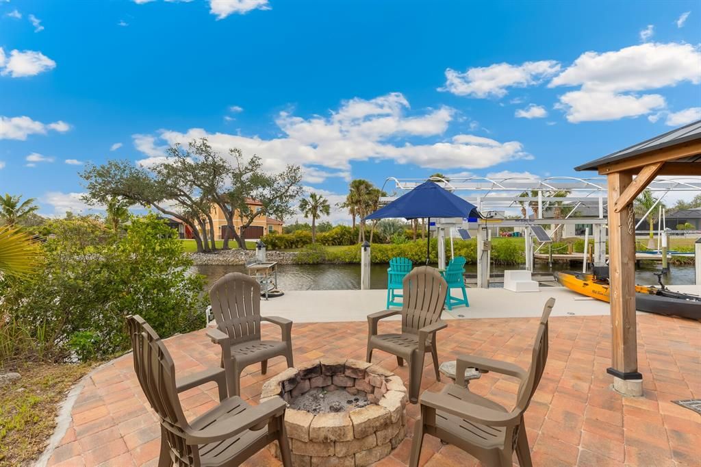 For Sale: $2,300,000 (5 beds, 4 baths, 4915 Square Feet)