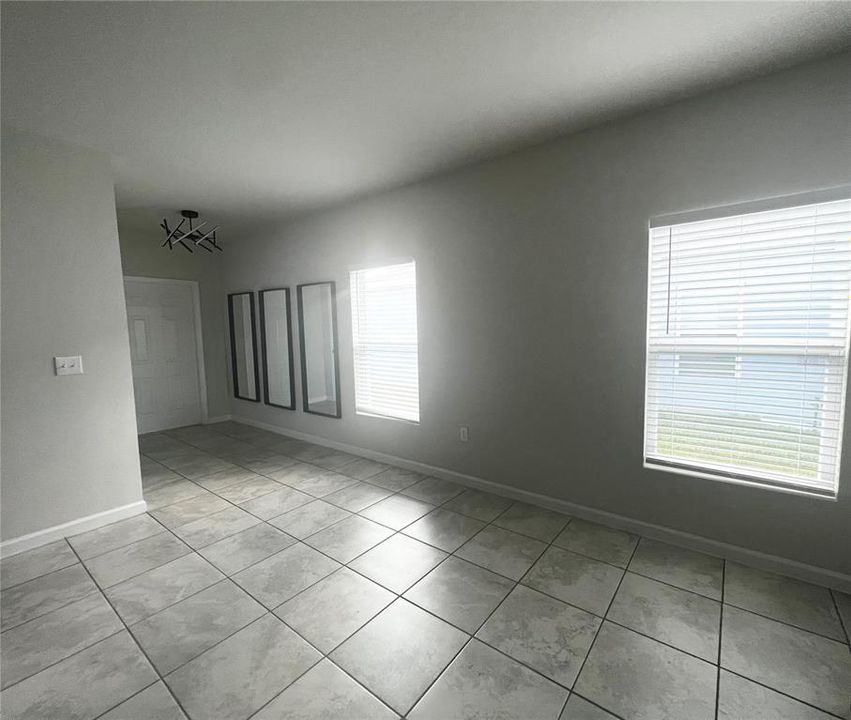 В аренду: $1,795 (3 спален, 2 ванн, 1317 Квадратных фут)