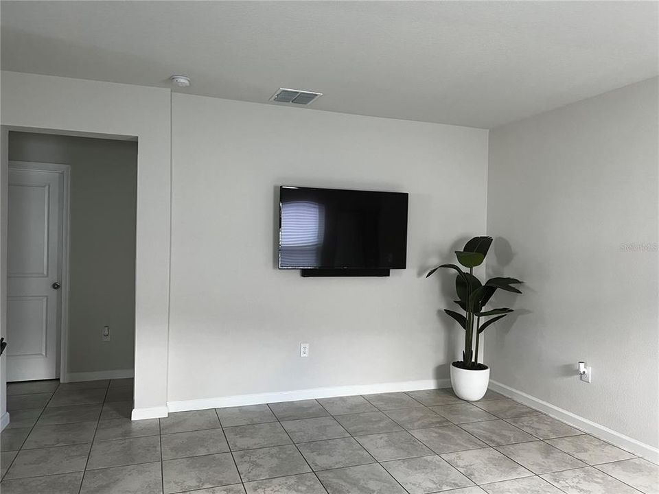 В аренду: $1,795 (3 спален, 2 ванн, 1317 Квадратных фут)