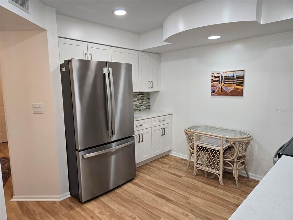 На продажу: $699,000 (2 спален, 2 ванн, 1150 Квадратных фут)