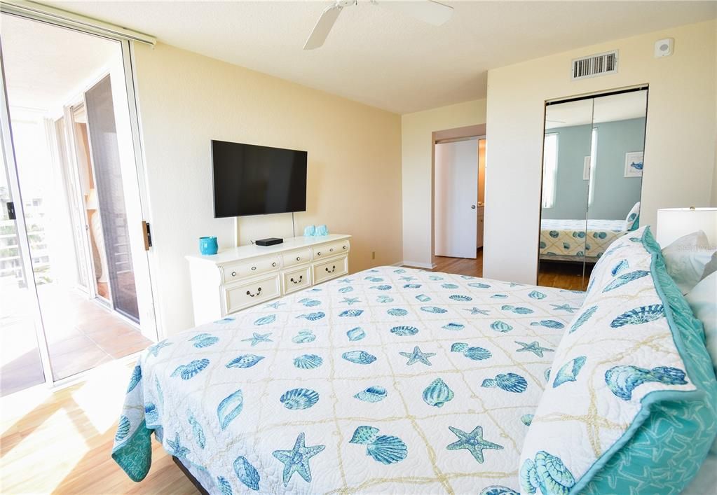 На продажу: $699,000 (2 спален, 2 ванн, 1150 Квадратных фут)