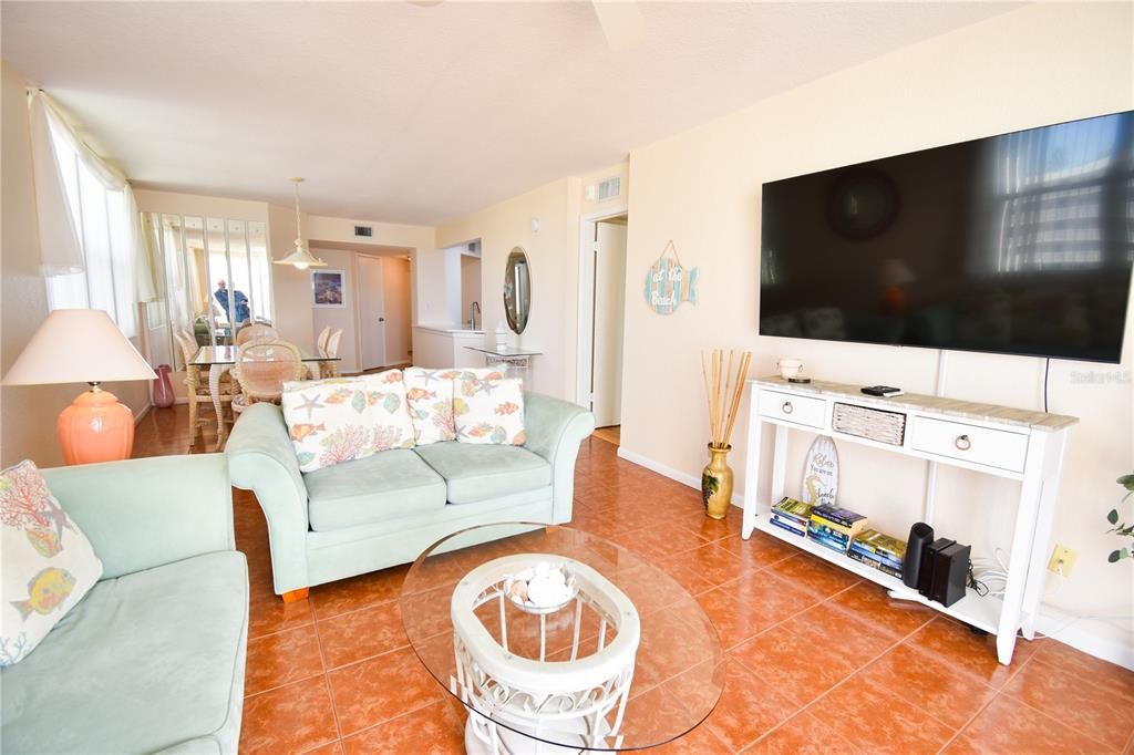 На продажу: $699,000 (2 спален, 2 ванн, 1150 Квадратных фут)