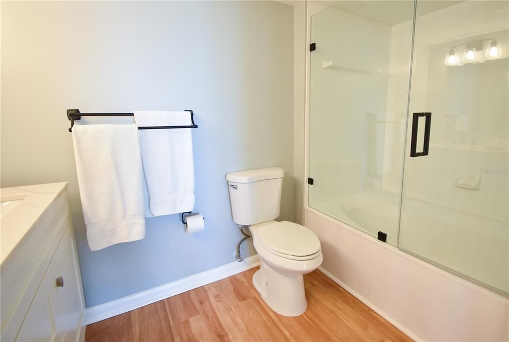 На продажу: $699,000 (2 спален, 2 ванн, 1150 Квадратных фут)