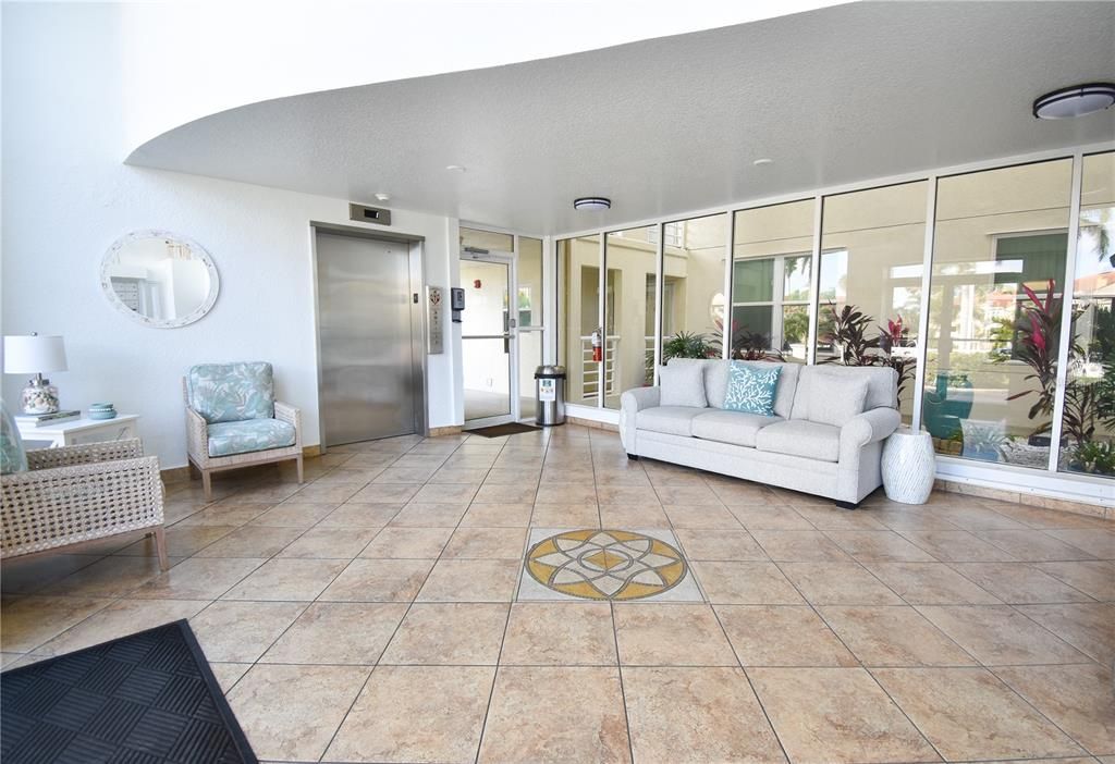 На продажу: $699,000 (2 спален, 2 ванн, 1150 Квадратных фут)