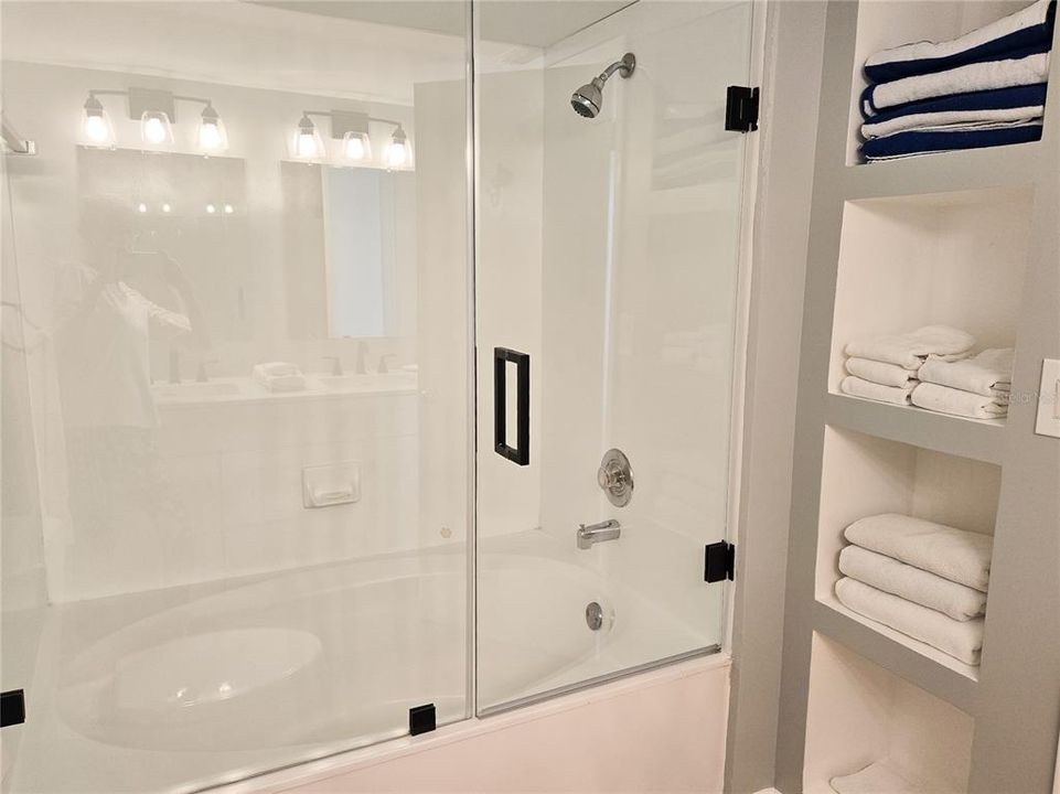 На продажу: $699,000 (2 спален, 2 ванн, 1150 Квадратных фут)