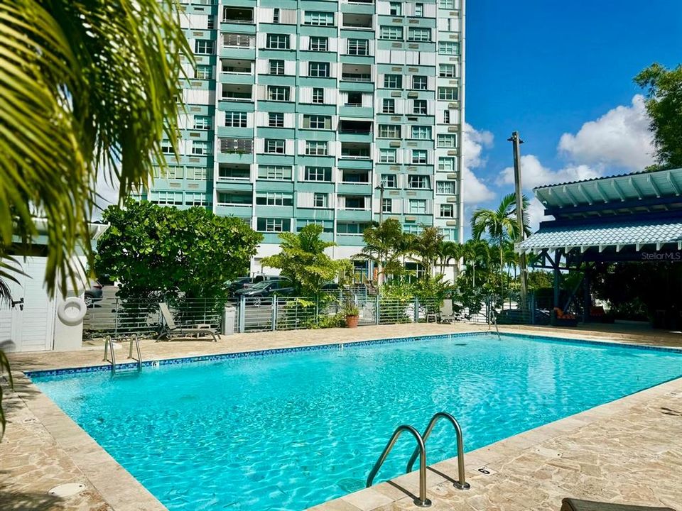 Под контрактом: $365,000 (3 спален, 2 ванн, 1436 Квадратных фут)