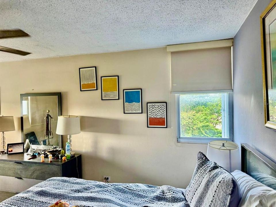 Под контрактом: $365,000 (3 спален, 2 ванн, 1436 Квадратных фут)