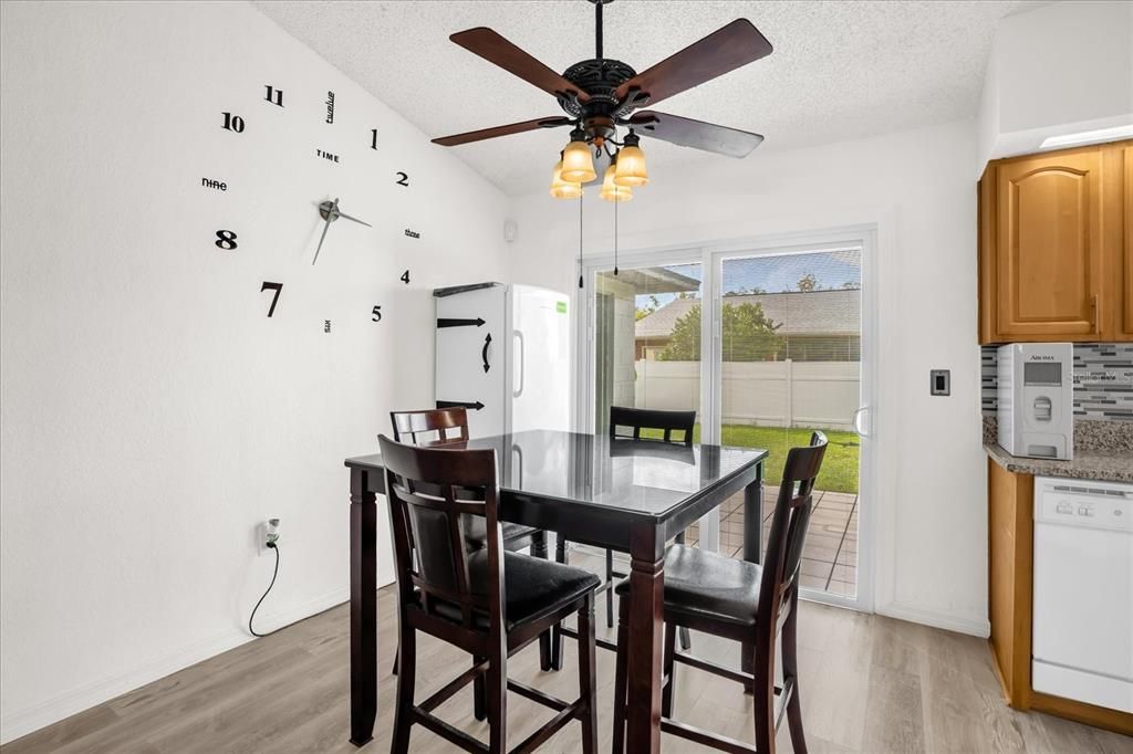 Active With Contract: $269,997 (5 beds, 2 baths, 1582 Square Feet)