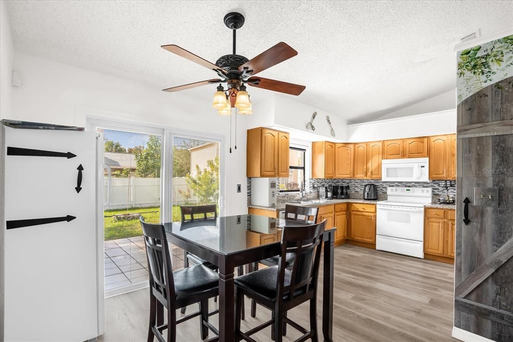 Active With Contract: $269,997 (5 beds, 2 baths, 1582 Square Feet)