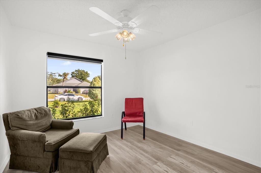 Active With Contract: $269,997 (5 beds, 2 baths, 1582 Square Feet)