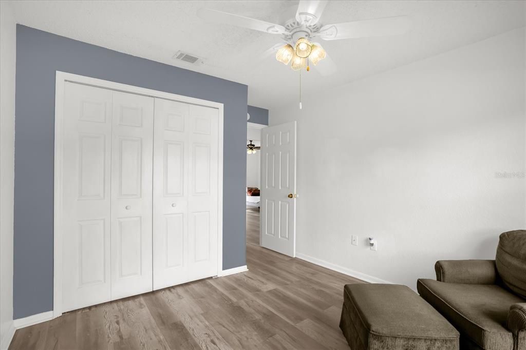 Active With Contract: $269,997 (5 beds, 2 baths, 1582 Square Feet)