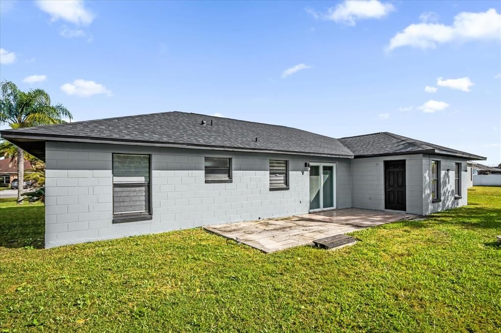 Active With Contract: $269,997 (5 beds, 2 baths, 1582 Square Feet)