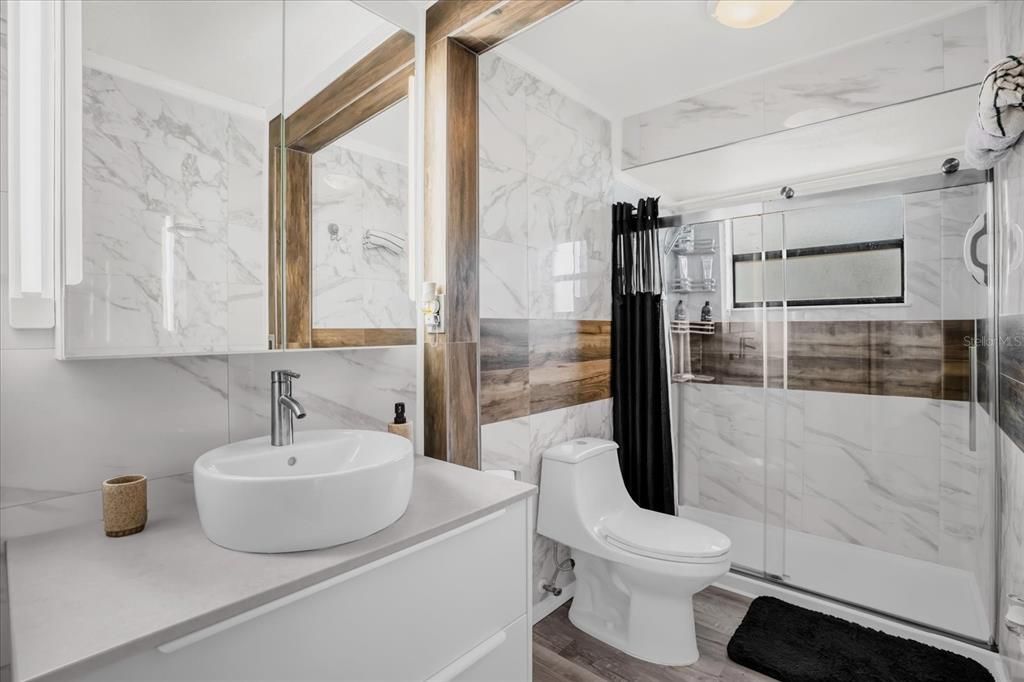 Active With Contract: $269,997 (5 beds, 2 baths, 1582 Square Feet)