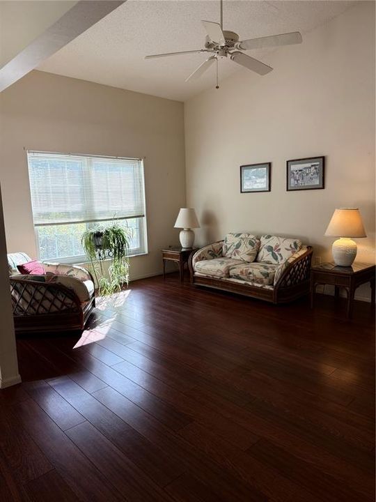 На продажу: $589,000 (3 спален, 2 ванн, 1675 Квадратных фут)