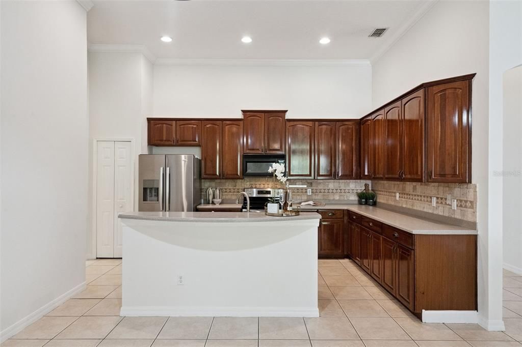 For Sale: $675,000 (4 beds, 3 baths, 2830 Square Feet)