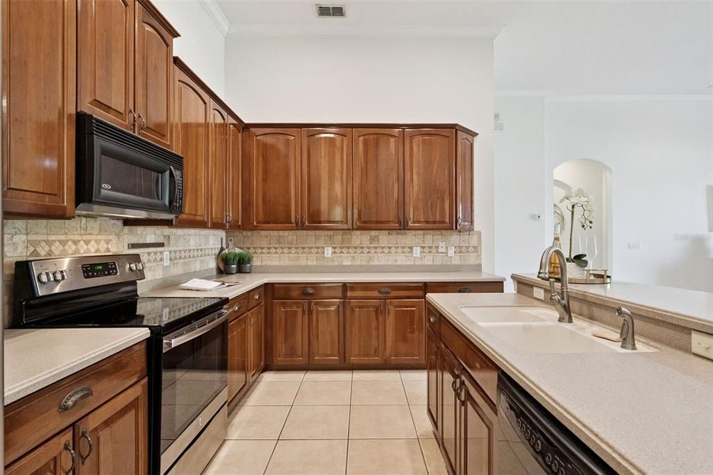 For Sale: $675,000 (4 beds, 3 baths, 2830 Square Feet)