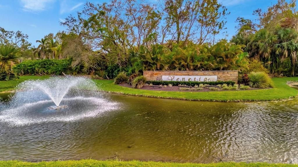 合同活跃: $314,943 (2 贝兹, 2 浴室, 1385 平方英尺)