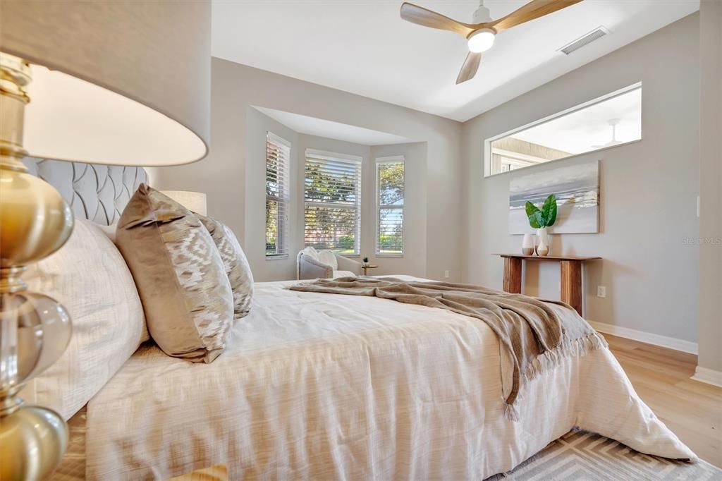 合同活跃: $314,943 (2 贝兹, 2 浴室, 1385 平方英尺)