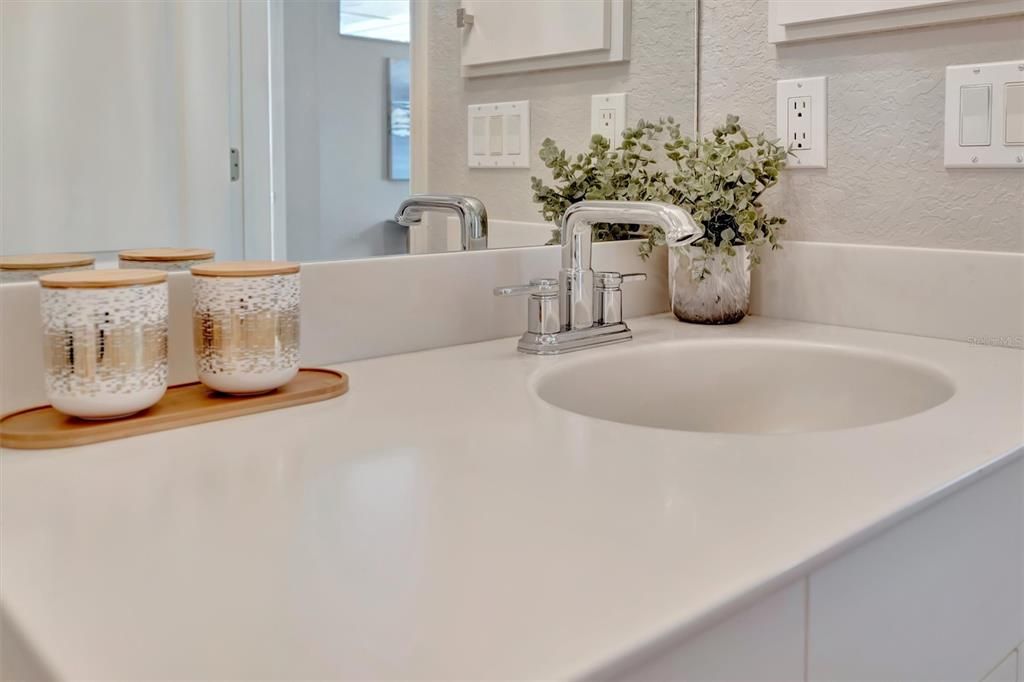 合同活跃: $314,943 (2 贝兹, 2 浴室, 1385 平方英尺)