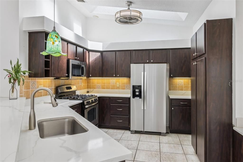 For Sale: $349,900 (3 beds, 2 baths, 2263 Square Feet)